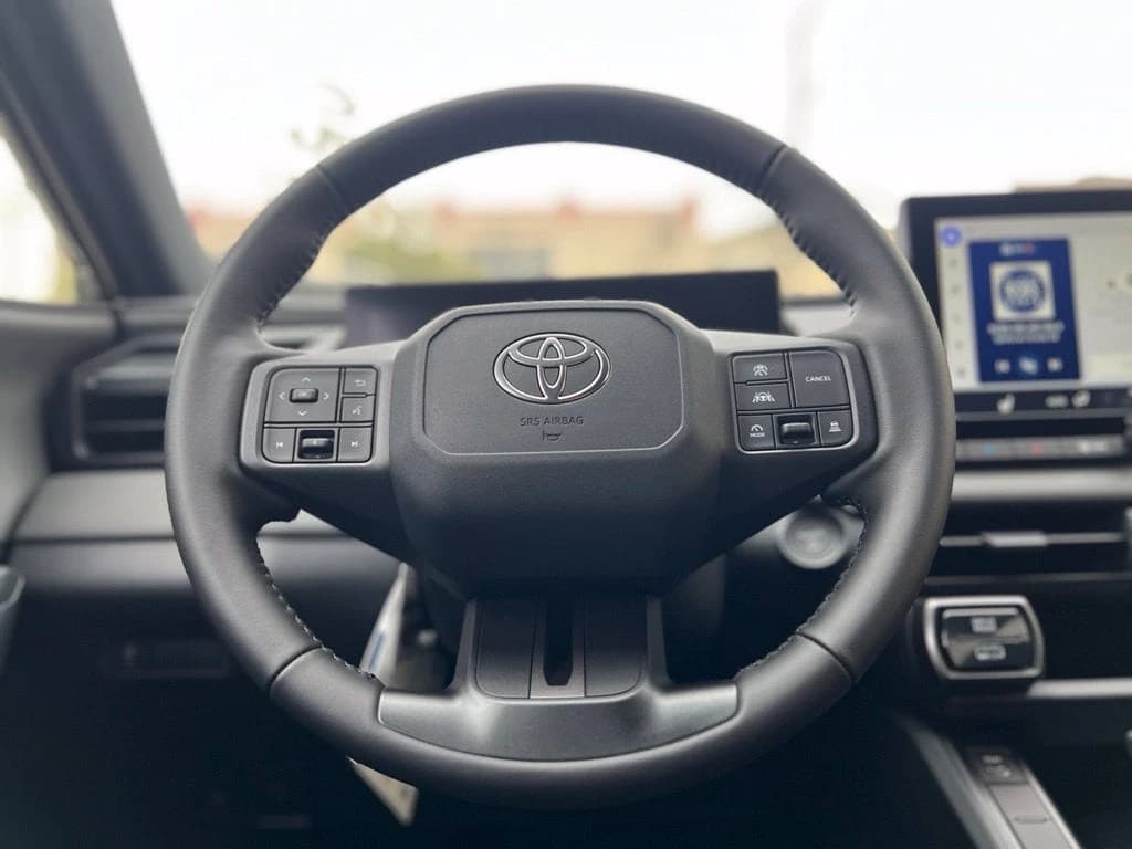 Toyota RAV4 Plug-In Hybrid SE (Natl) 2026 — side view