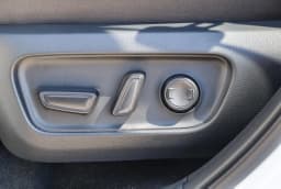 Toyota RAV4 Plug-In Hybrid SE (Natl) 2026 — side view