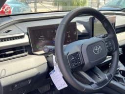 Toyota RAV4 Plug-In Hybrid SE (Natl) 2026 — side view