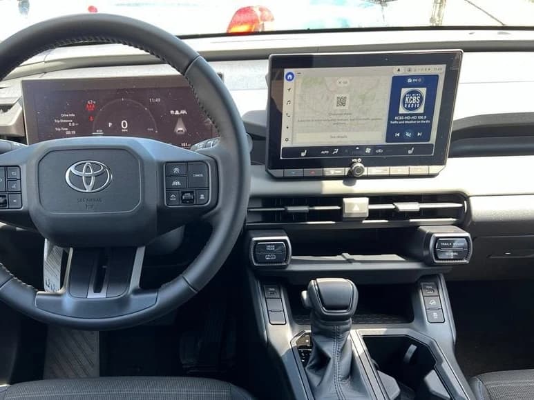 Toyota RAV4 Plug-In Hybrid SE (Natl) 2026 — side view
