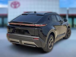Toyota C-HR SE AWD (Natl) 2026 — side view