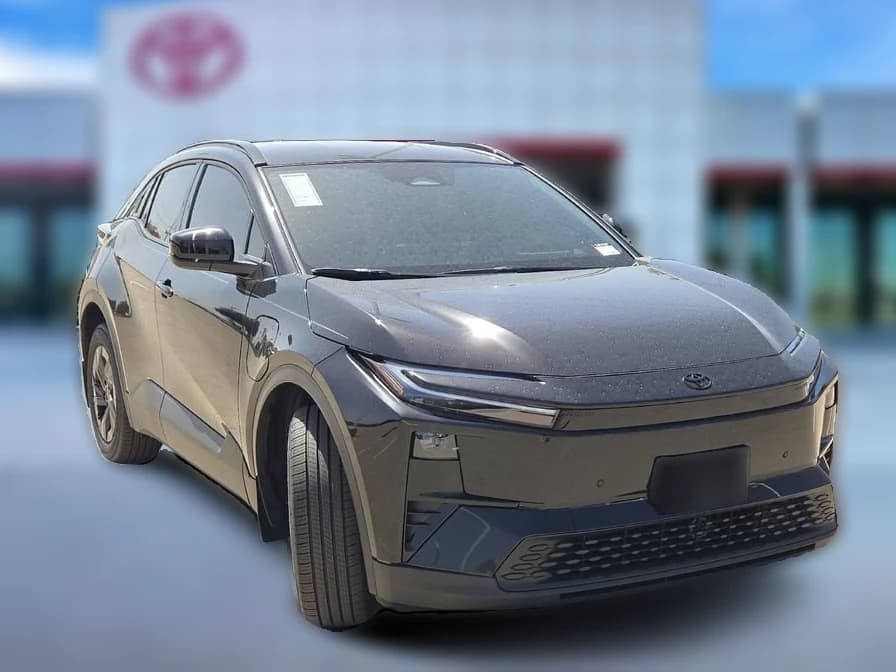 Toyota C-HR SE AWD (Natl) 2026 — side view