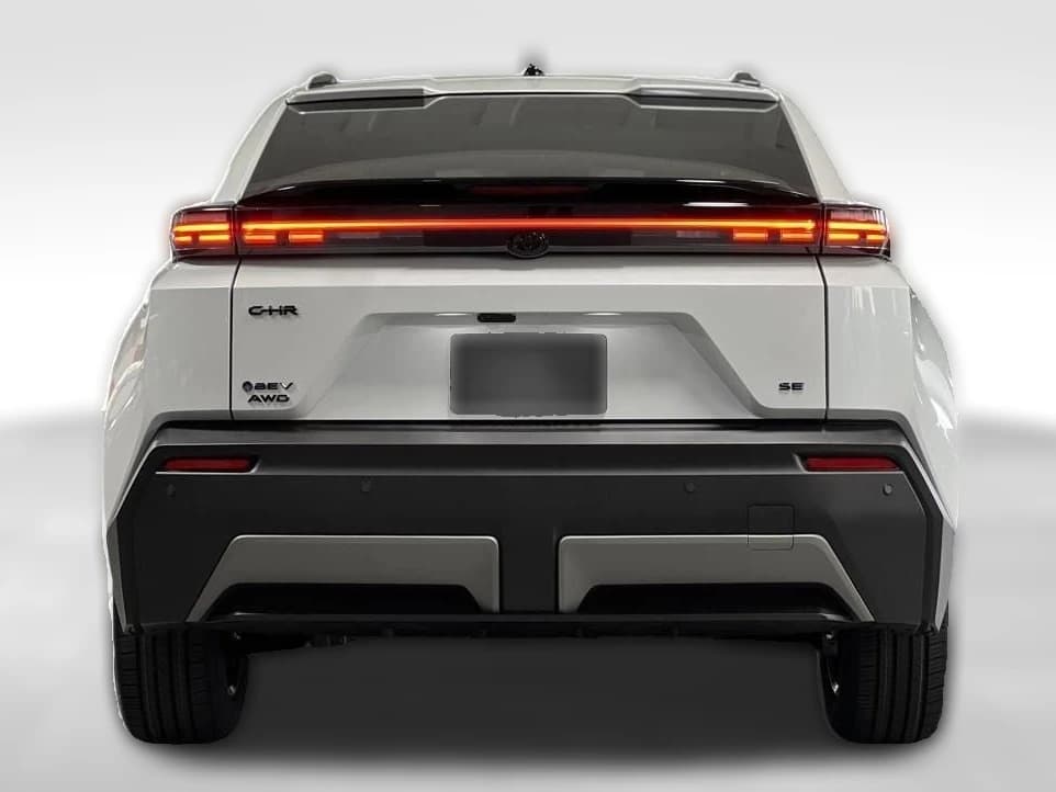 Toyota C-HR SE AWD (Natl) 2026 — side view