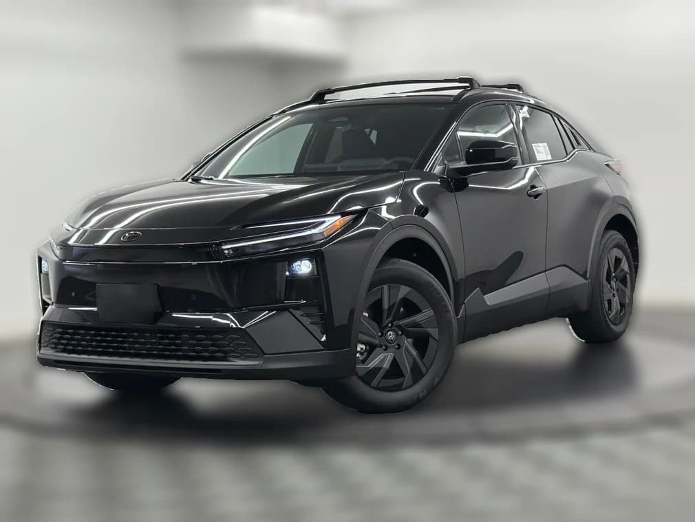 Toyota C-HR SE AWD (Natl) 2026 — side view