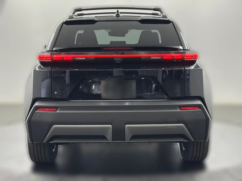 Toyota C-HR SE AWD (Natl) 2026 — side view