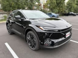 Toyota C-HR XSE AWD (Natl) 2026 — side view
