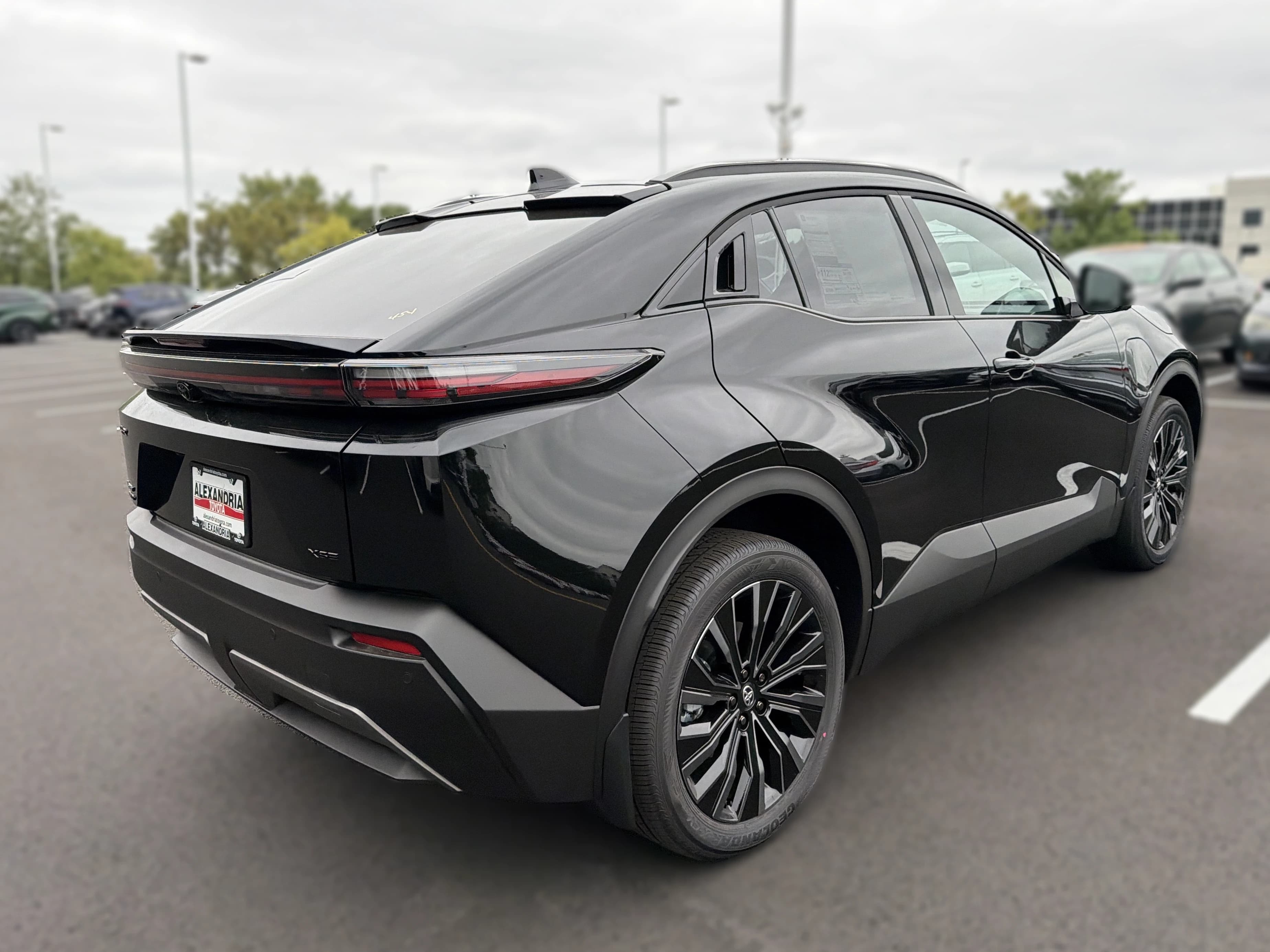 Toyota C-HR XSE AWD (Natl) 2026 — side view