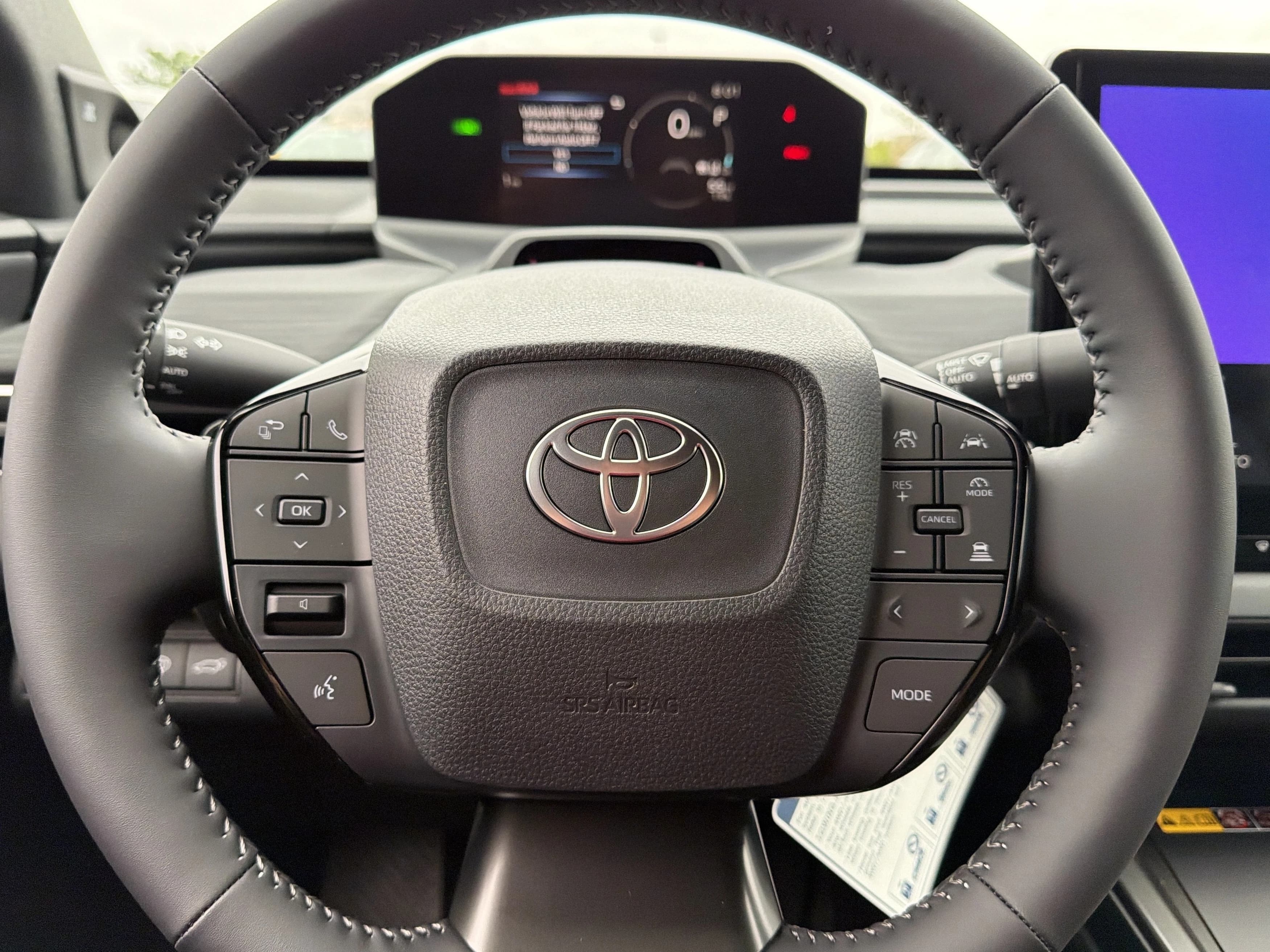 Toyota C-HR XSE AWD (Natl) 2026 — side view