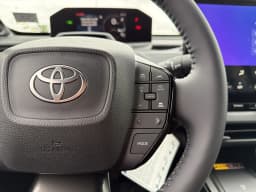 Toyota C-HR XSE AWD (Natl) 2026 — side view