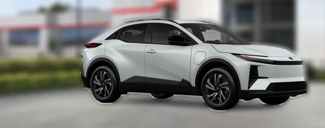 Toyota C-HR SE AWD (Natl) 2026 — side view
