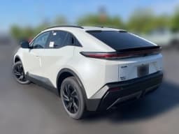 Toyota C-HR SE AWD (Natl) 2026 — side view