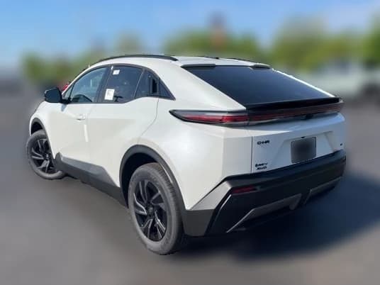 Toyota C-HR SE AWD (Natl) 2026 — side view