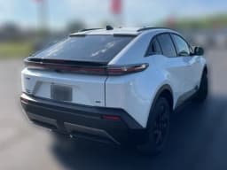 Toyota C-HR SE AWD (Natl) 2026 — side view