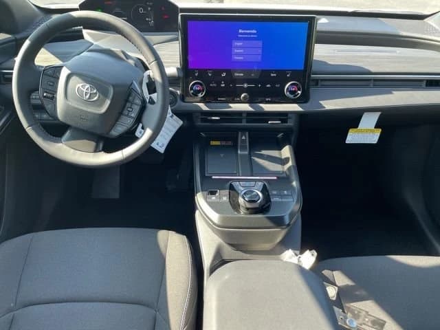 Toyota C-HR SE AWD (Natl) 2026 — side view
