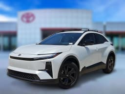 Toyota C-HR SE AWD (Natl) 2026 — side view