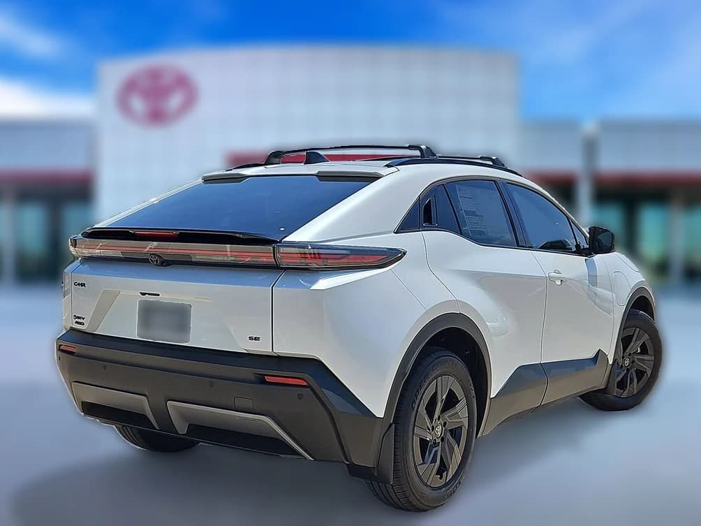 Toyota C-HR SE AWD (Natl) 2026 — side view