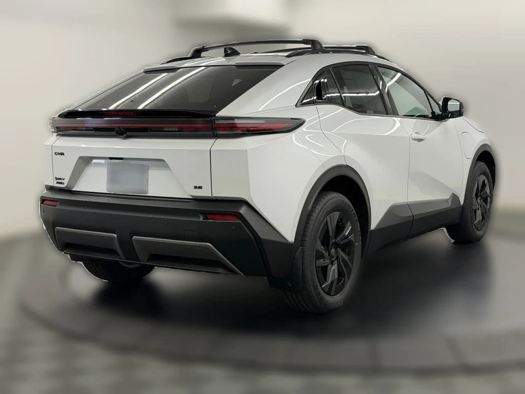 Toyota C-HR SE AWD (Natl) 2026 — side view
