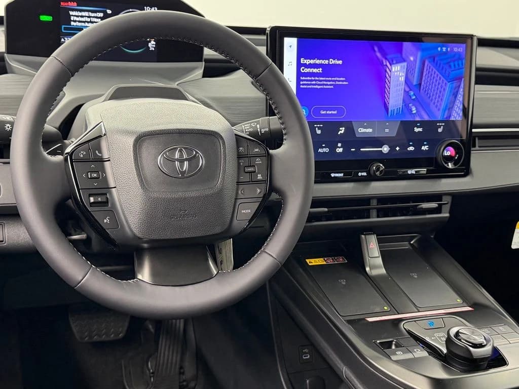 Toyota C-HR SE AWD (Natl) 2026 — side view