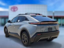 Toyota C-HR SE AWD (Natl) 2026 — side view
