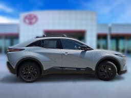 Toyota C-HR SE AWD (Natl) 2026 — side view