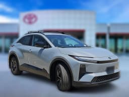 Toyota C-HR SE AWD (Natl) 2026 — side view