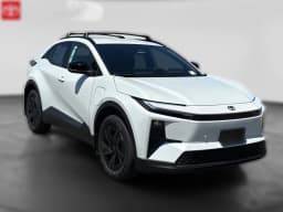 Toyota C-HR SE AWD (Natl) 2026 — side view
