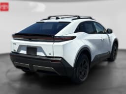 Toyota C-HR SE AWD (Natl) 2026 — side view