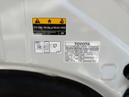 Toyota C-HR SE AWD (Natl) 2026 — side view