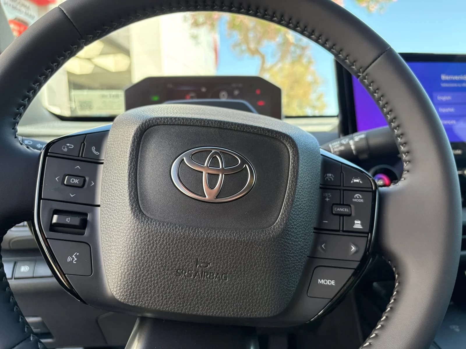 Toyota C-HR SE AWD (Natl) 2026 — side view