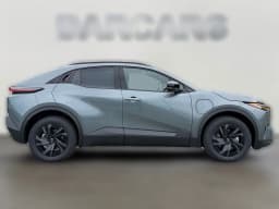 Toyota C-HR SE AWD (Natl) 2026 — side view