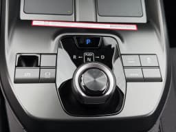 Toyota C-HR SE AWD (Natl) 2026 — side view