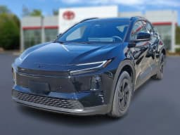 Toyota C-HR SE AWD (Natl) 2026 — side view