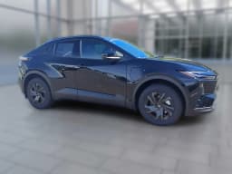 Toyota C-HR SE AWD (Natl) 2026 — side view