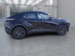 Toyota C-HR SE AWD (Natl) 2026 — side view