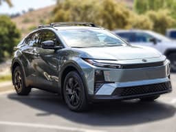 Toyota C-HR SE AWD (Natl) 2026 — side view