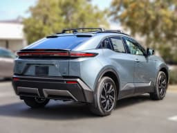 Toyota C-HR SE AWD (Natl) 2026 — side view