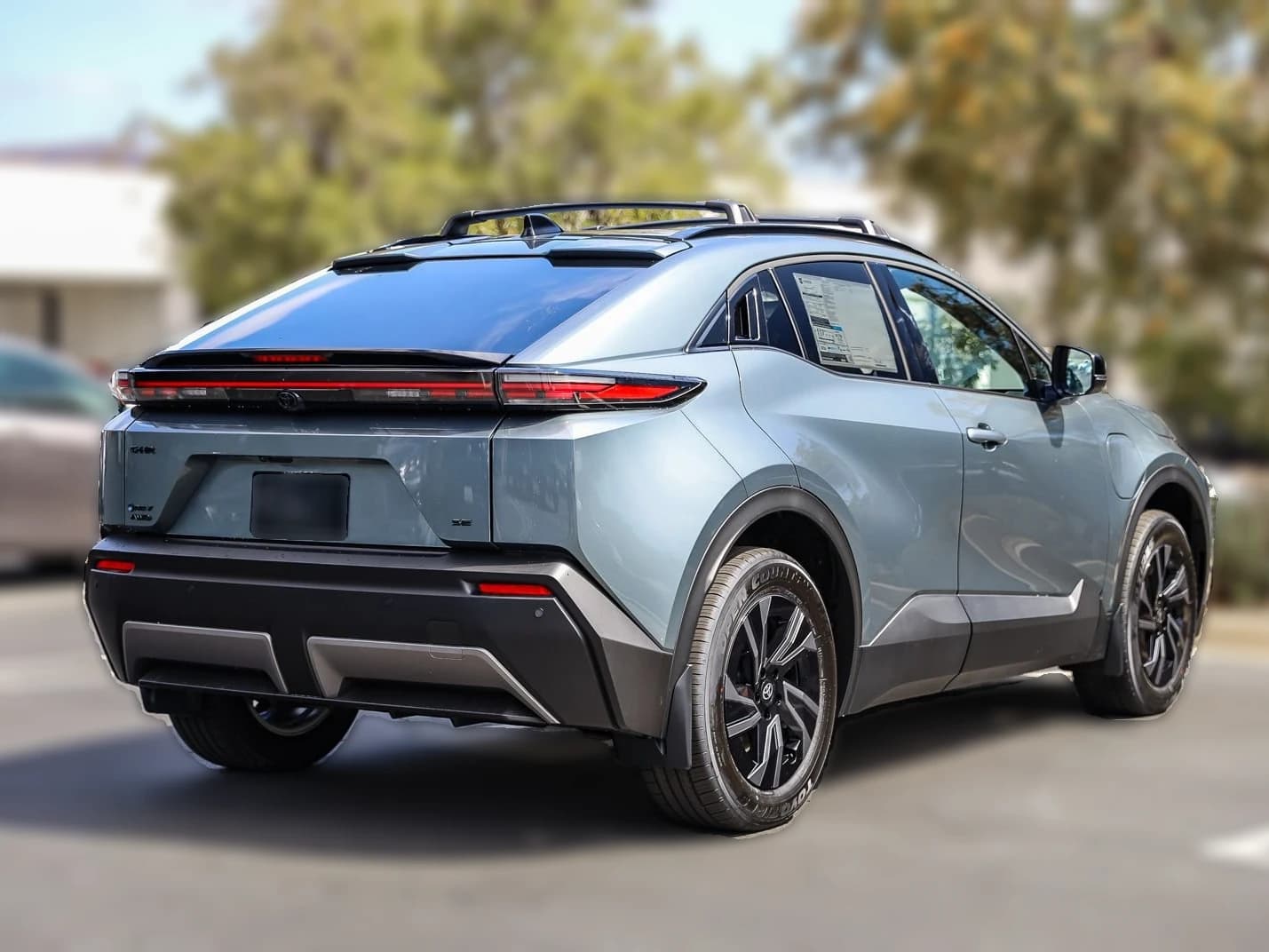 Toyota C-HR SE AWD (Natl) 2026 — side view