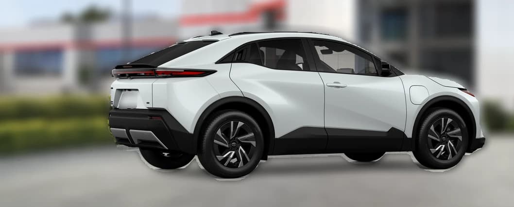 Toyota C-HR SE AWD (GS) 2026 — side view