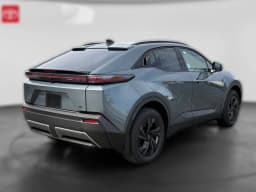 Toyota C-HR SE AWD (Natl) 2026 — side view
