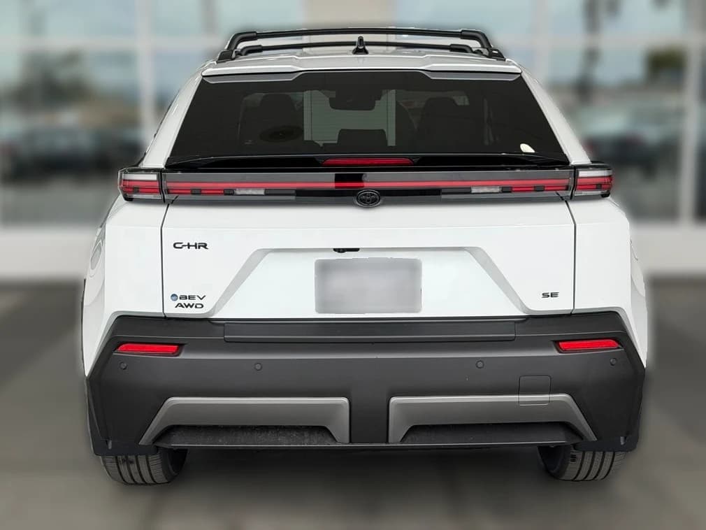 Toyota C-HR SE AWD (Natl) 2026 — side view