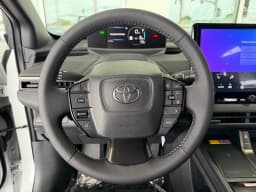 Toyota C-HR SE AWD (Natl) 2026 — side view