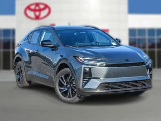 Toyota C-HR SE AWD (Natl)