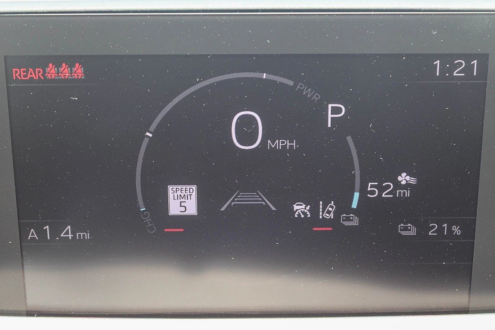 Toyota C-HR SE AWD (Natl) 2026 — side view