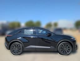 Toyota C-HR XSE AWD (Natl) 2026 — side view