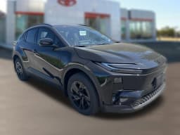 Toyota C-HR SE AWD (Natl) 2026 — side view