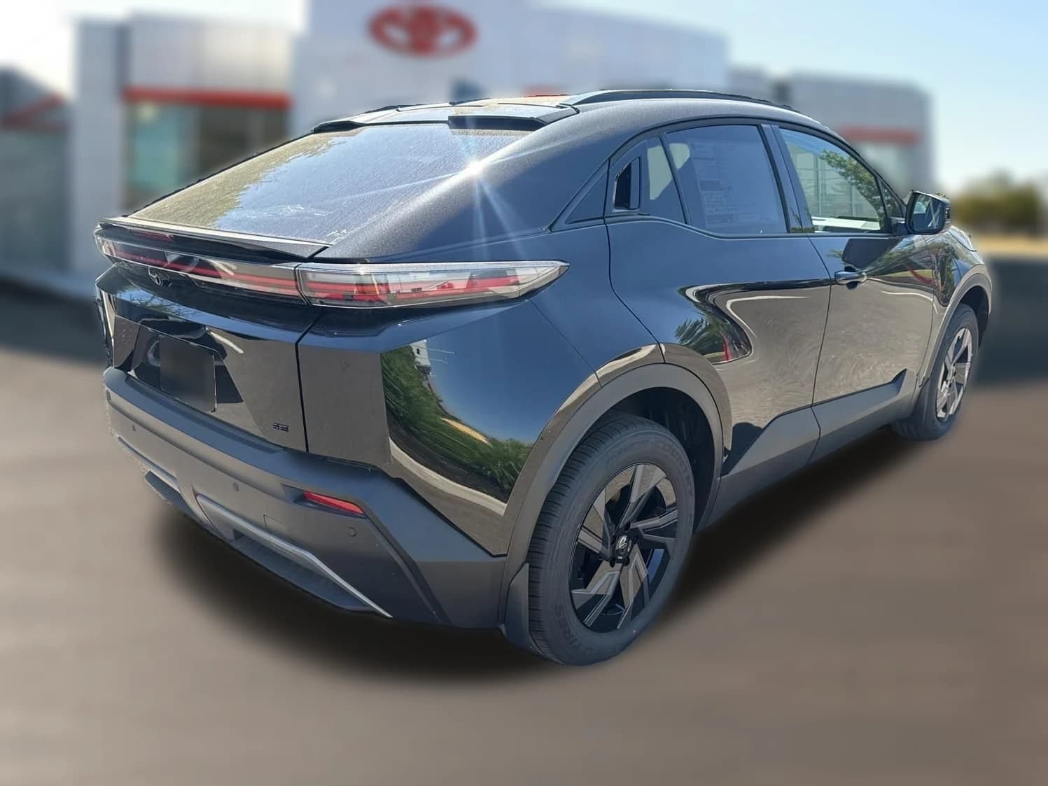 Toyota C-HR SE AWD (Natl) 2026 — side view