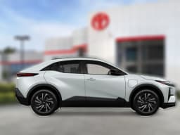 Toyota C-HR SE AWD (Natl) 2026 — side view