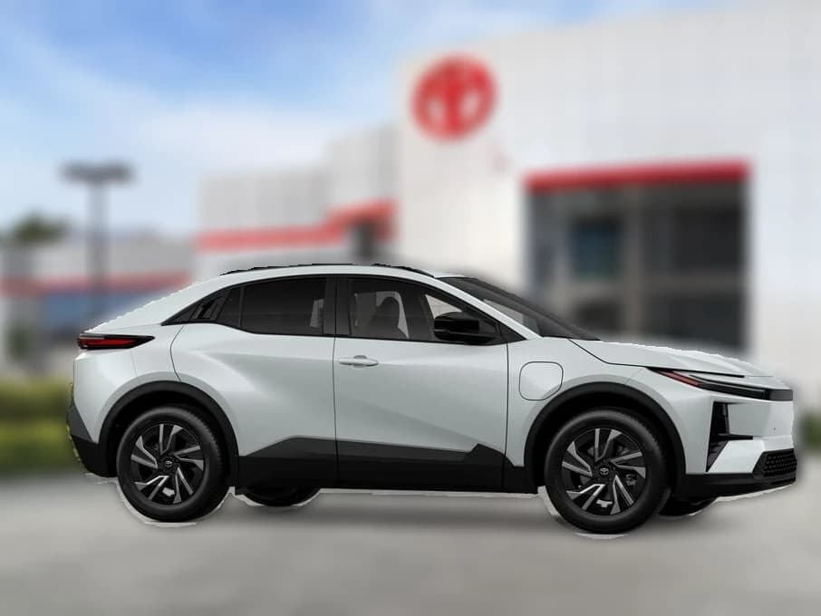 Toyota C-HR SE AWD (Natl) 2026 — side view