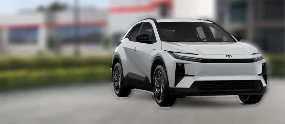 Toyota C-HR SE AWD (Natl) 2026 — side view