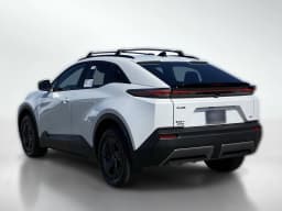 Toyota C-HR SE AWD (Natl) 2026 — side view